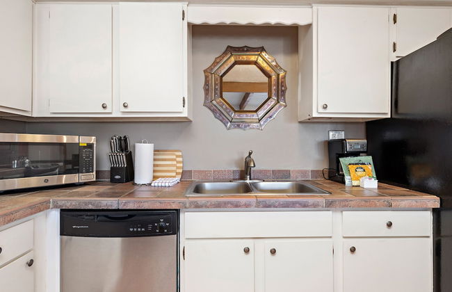 Fort Marcy Hotel Suites by All Seasons Resort Lodging - Foto 45