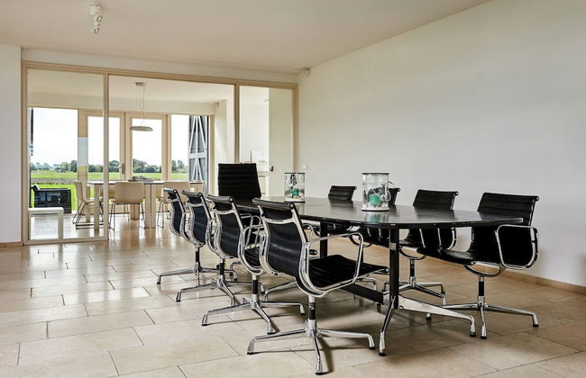 Stately Villa in Wierum with Fantastic Views & Hot Tub - Foto 13