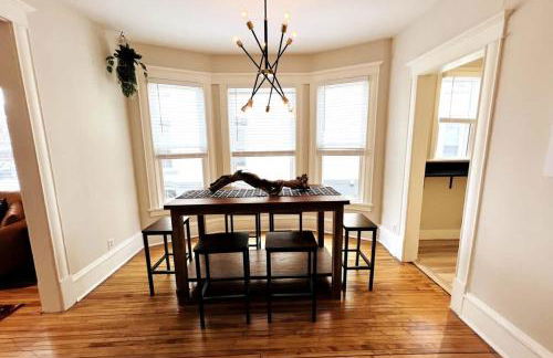 Trendy and Stylish 3BR Uptown Duplex - Foto 4