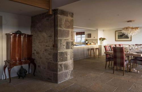 Kipney Farmhouse with hot tub - Photo 10