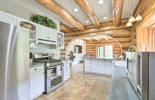 Mountain Retreat w/ Deck: Ski, Soak, Golf & Hike! - Foto 9