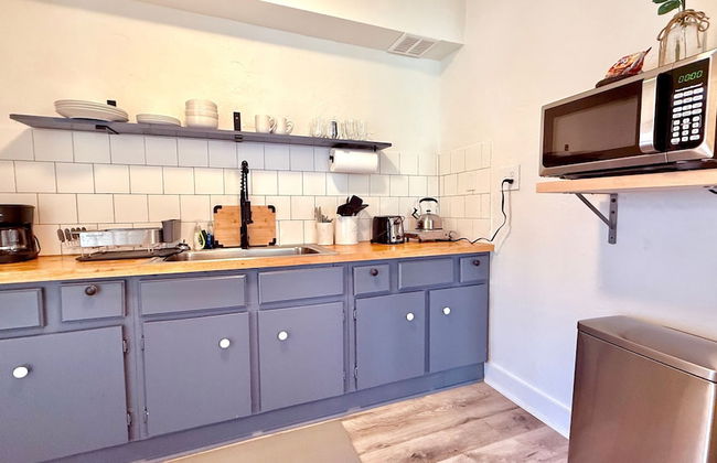 Renovated 2BR Near Paseo With Wifi Smart TV 31B - Photo 8