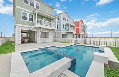 Heated Pool & Spa! Close To The Beach! - Photo 1
