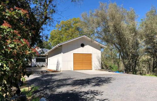 Modern Wine Country Home on 10 acres with vineyard - Foto 27