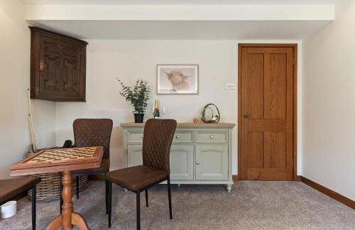 Stunning Countryside Home in Surrey by 53 Degrees Property, Ideal for Family Getaways, Private Tennis Court! - Foto 15