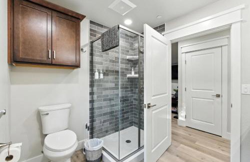 The White House Coveted Triplex Near Lake - Foto 41