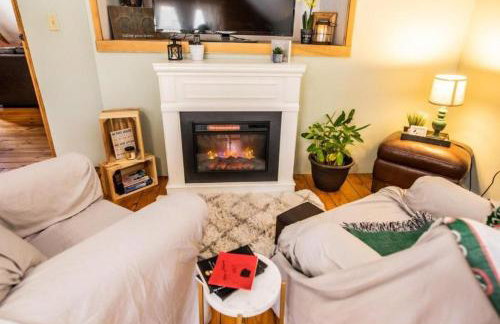 Cozy Cabin near Lake Ontario Ideal for a Family Retreat - Photo 37