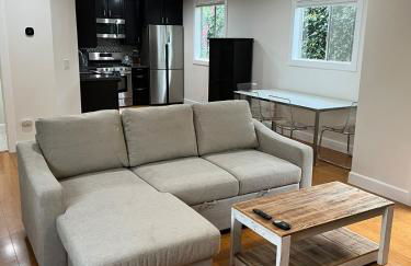 Stunning, Quiet Vista Retreat Minutes from Beach - Foto 5