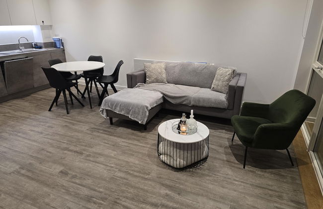 Luxurious 2-bed Haven in the Heart of Barking - Foto 16