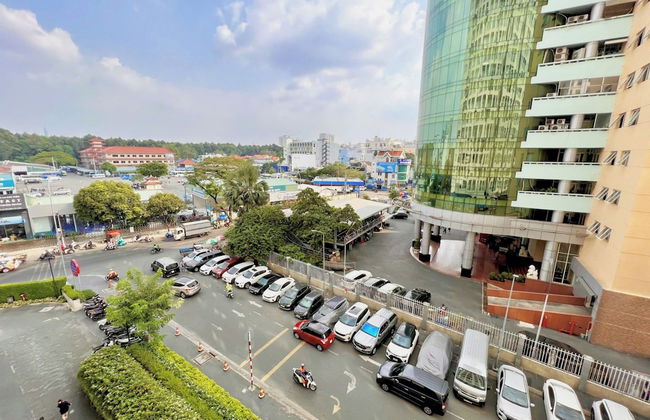 Luxury 2-bedroom Apartment - Photo 17