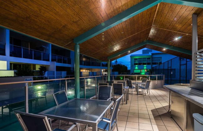 2BR Coolum Beach Rooftop Terrace Spa Tennis Pool - Foto 13