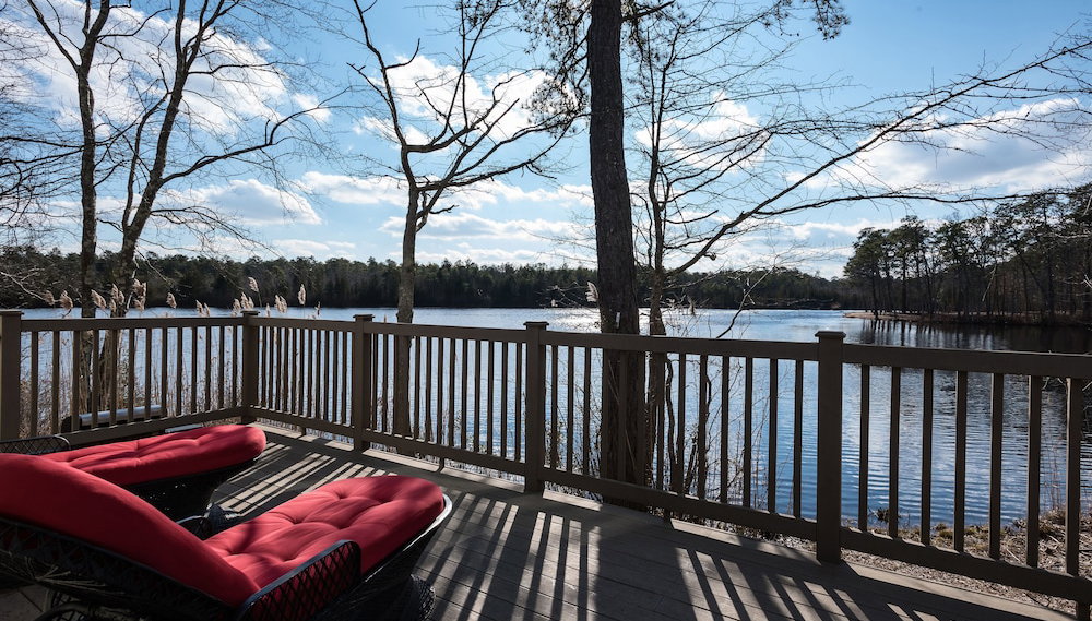 Swan Lake Resort Rentals - Photo 1, Primary image