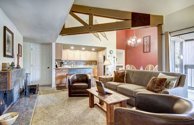 2BR/2BA Condo on Shuttle Route - Wild Irishman 1015 - Pool & more! - Foto 1