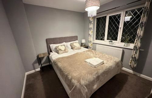 Modern 3 bed House with two bathrooms! Free parking! - Foto 12