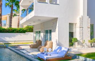 Luxury Villa with Pool, BBQ & Garden in Vouliagmeni - Foto 2