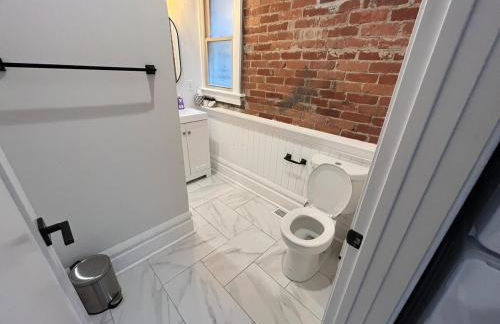 2 BR Totally Renovated and Chic - Foto 19