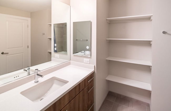 Bluebird Suites near Pentagon - Photo 70