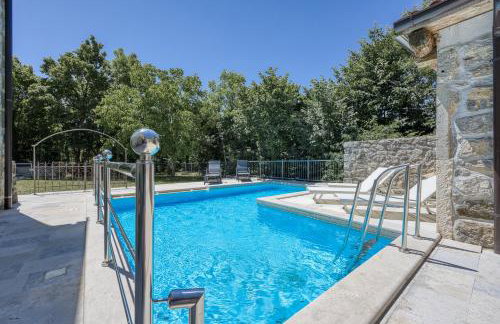 Stone Villa Galant with Pool - Happy Rentals - Foto 32