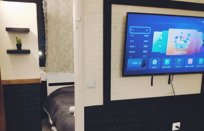 Carmel Market Apartments - Photo 2