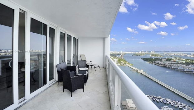 Wavefront Oasis in Miami - Foto 4, Habitación