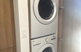 Modern Luxe Retreat Two-Bedroom - Photo 22