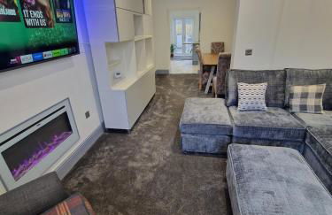 Stunning Modern Riverside Cottage - Photo 33