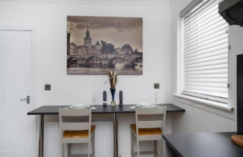 2-Bed Flat Wishaw Free Parking Family-Friendly - Foto 6