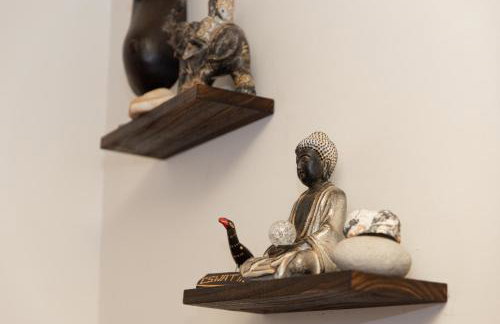 The Gem-3 Bedrooms! King, Full & Twin Beds, Sauna with Free Parking plus more - Foto 34