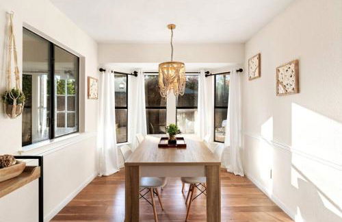 Charming & Bright W Lounging Pool and Hot Tub - Photo 44