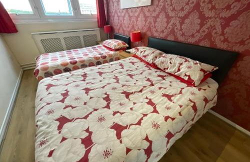 City Centre - Next to Hilton Hotel - Victoria Centre 2 Bedrooms Apartments - Close to Theatre Royal - in Victoria Centre Shopping Centre - 24 Hours Access - Parking Cars or Vans from Five Pounds a Day - Onsite Parking from Ten Pounds a Day - Foto 46