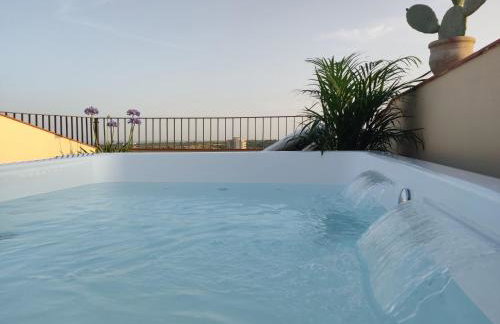 Palazzo Di Lorenzo - Panoramic Terrace and Pool - Photo 8