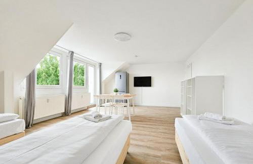 Tolstov Apartments - Monteurwohnungen - 3 Schlafzimmer - Küche - Balkon - Waschmaschine - 25 Min zur Messe DUS - Foto 1