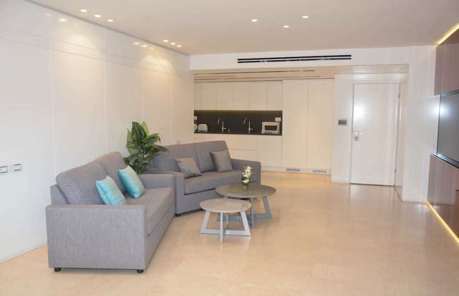 Renovated White 3BD next to Beach - Pool - Foto 12