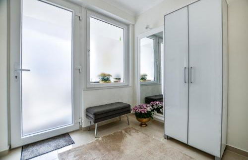 Stylisch und Schick, neue Wohnung, U-Bahn 2 Minuten - Photo 9