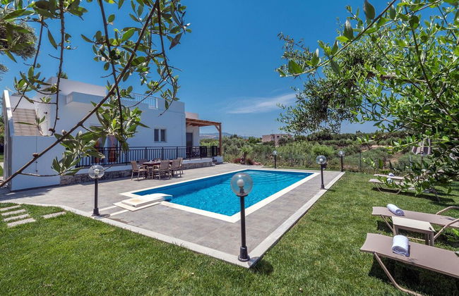 Villa Guinevere-with Private Pool - Photo 6