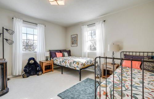 Family Fun on Lake Bemidji! Spacious Home with Yard - Foto 32