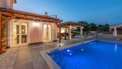 Villa Niko, your Ideal Summer Oasis near Poreč - Foto 5, sunbed