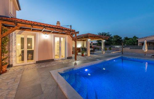 Villa Niko, your Ideal Summer Oasis near Poreč - Foto 5