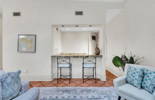 Historic 3BR LGD Gem Near Magazine & FQ - Foto 23