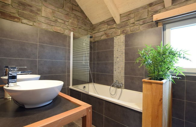 Grandeur Villa with Sauna & Hot Tub in Durbuy - Photo 25