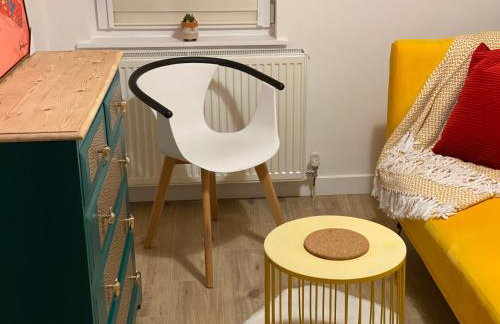 Lovely 3 bed with jacuzzi, close to airport, driveway, wifi - Foto 27