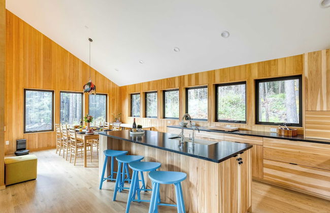 Rustic Arch Cape Getaway w/ Vibrant Interior Walk to the Beach Cape Wonder - Foto 4