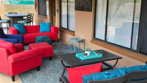 Cozy home with pool, fire table, BBQ, RV parking - Foto 3