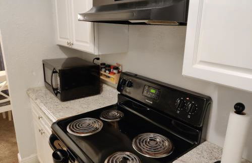 Beautiful 2-Bedroom Condo Near Universal and other Orlando Attractions, King Bed & Wi-Fi - Foto 2