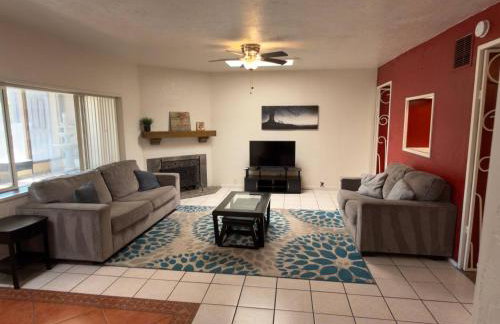 Fantastic 4 Bedroom in a Great Area - Foto 2