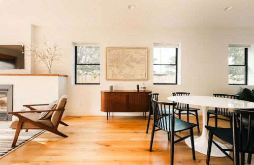 Colorful Sunnyside Escape - Walk to Dining & Parks - Foto 12