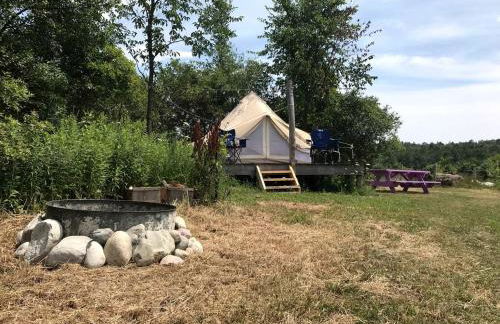Rustic Bell Tent on Working Farm in New York with Views of the Adirondacks - Foto 3