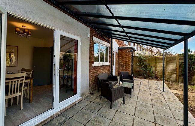 Sandringham House Serene Escape Cottage - Photo 32