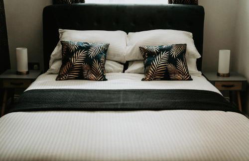 Retreat on the Green - Photo 19