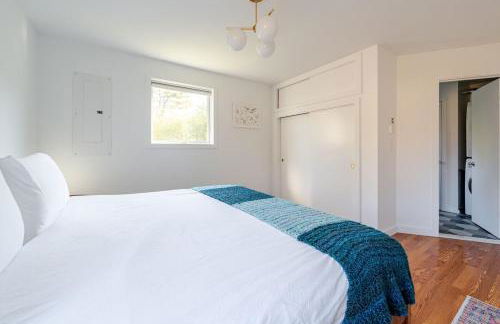 Modern Lakefront Retreat w King Bed - Foto 15